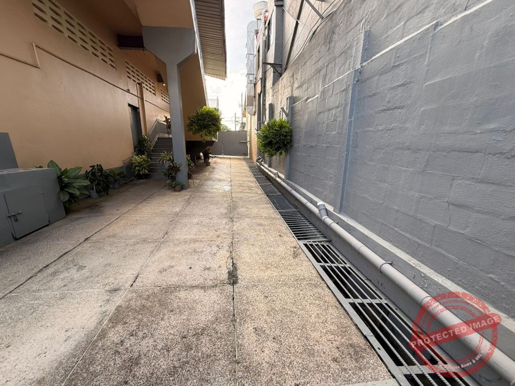 Warehouse Drive Way With Gated Entrance In Marabella